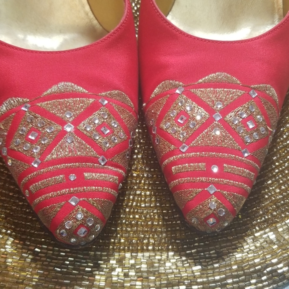 Shoes - Picture 2 of 8